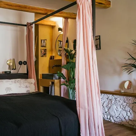Bed & Breakfast Marinada Vinicni Dum 3*