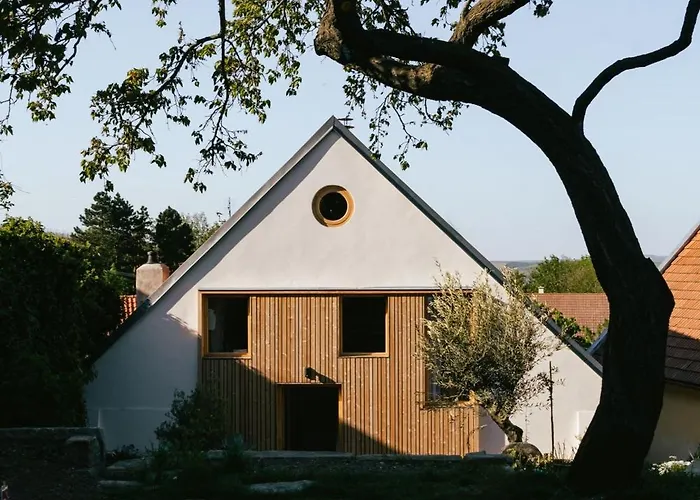 Marinada Vinicni Dum Bed & Breakfast 3*